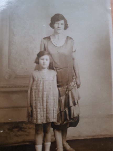 Dee's grandmother with young Iris, Dee's mother.